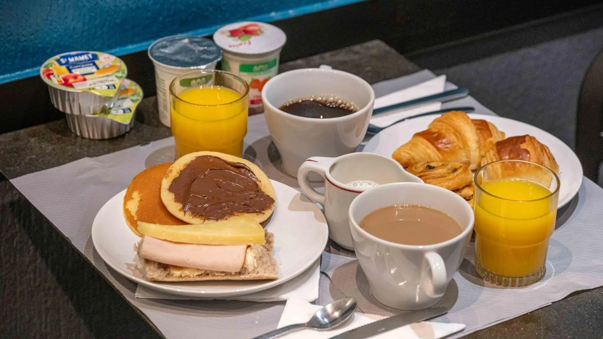 Hotel Daval Parijs