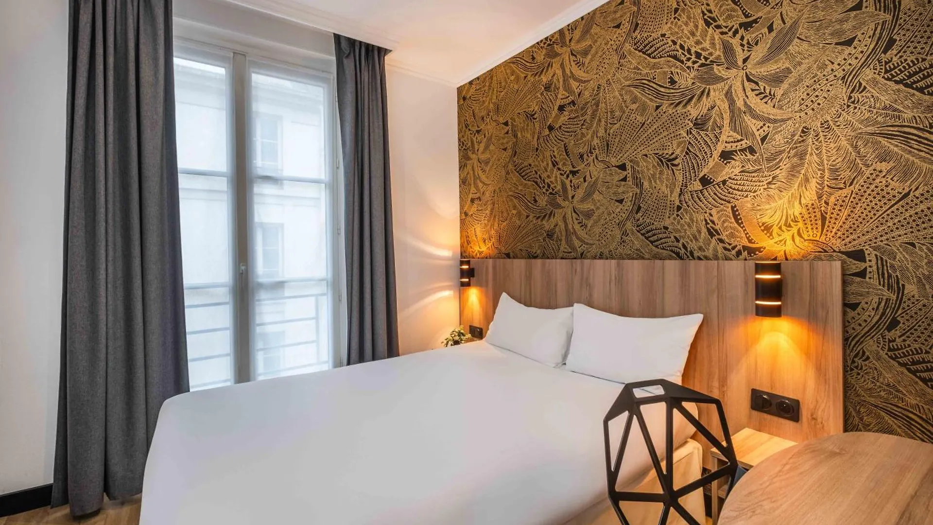 Daval 2* Paris